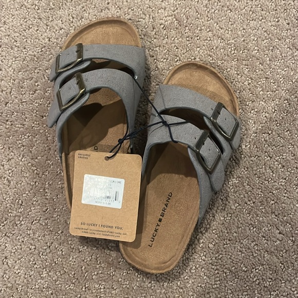 Lucky Brand Girls Sandals. Size 1. Brand New. Never worn. - Picture 3 of 6